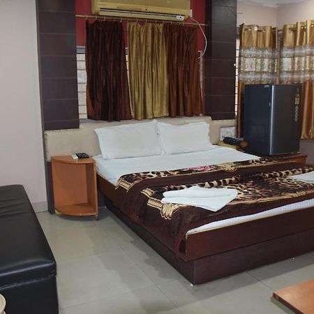 Starline Hotel Agartala Exterior foto